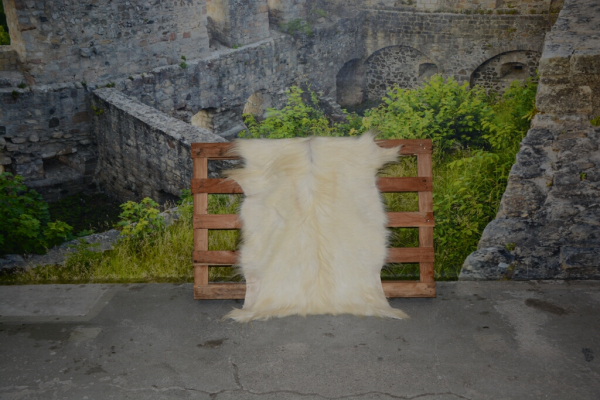 Langhaar Ziegenfell Creme-Weiß (öko)